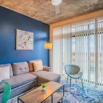 Detailed 2Bd - Central Dt- Gym, Pool, Parking Sleep8
