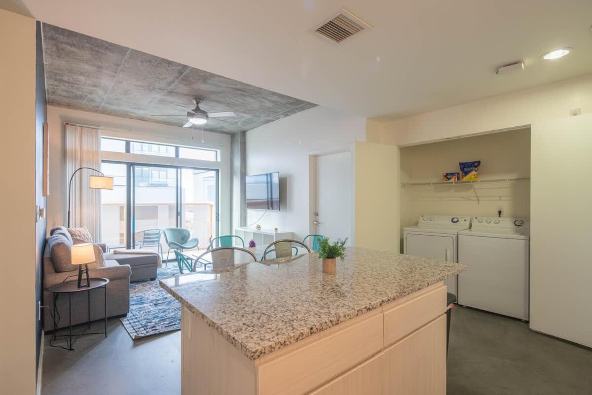 Apartemen Detailed 2bd - Dt- Gym, Pool, Parking Sleep8