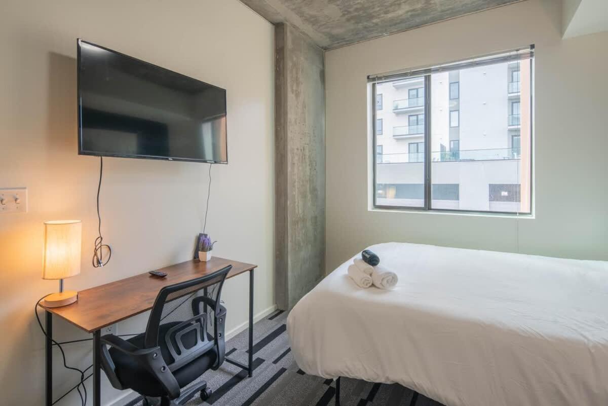 Apartemen Detailed 2bd - Dt- Gym, Pool, Parking Sleep8