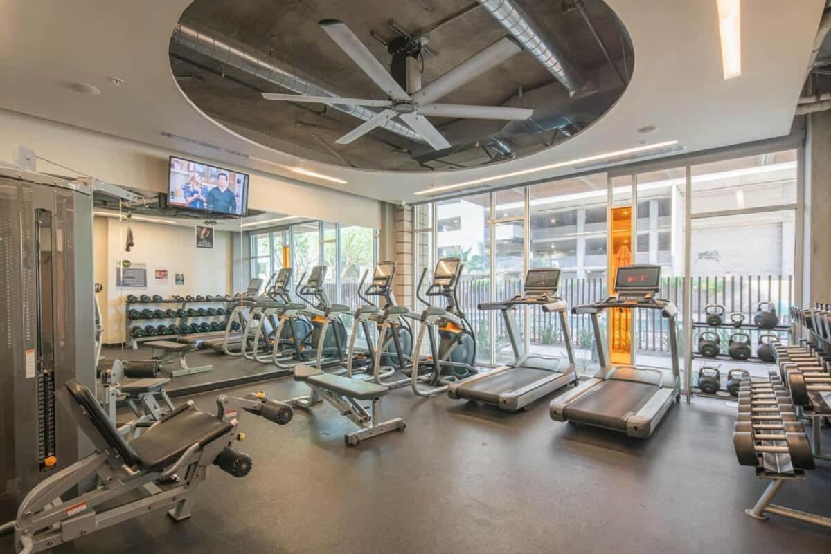 Detailed 2bd - Dt- Gym, Pool, Parking Sleep8
