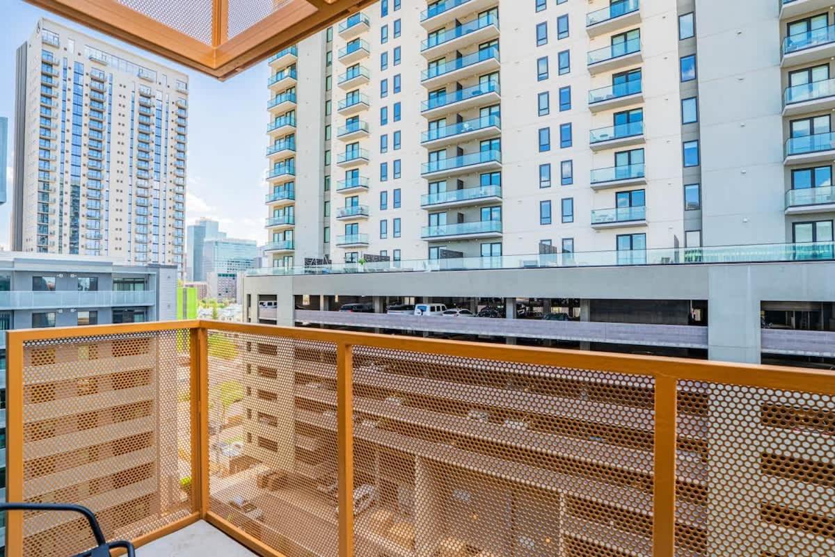 Detailed 2bd - Dt- Gym, Pool, Parking Sleep8 Apartemen