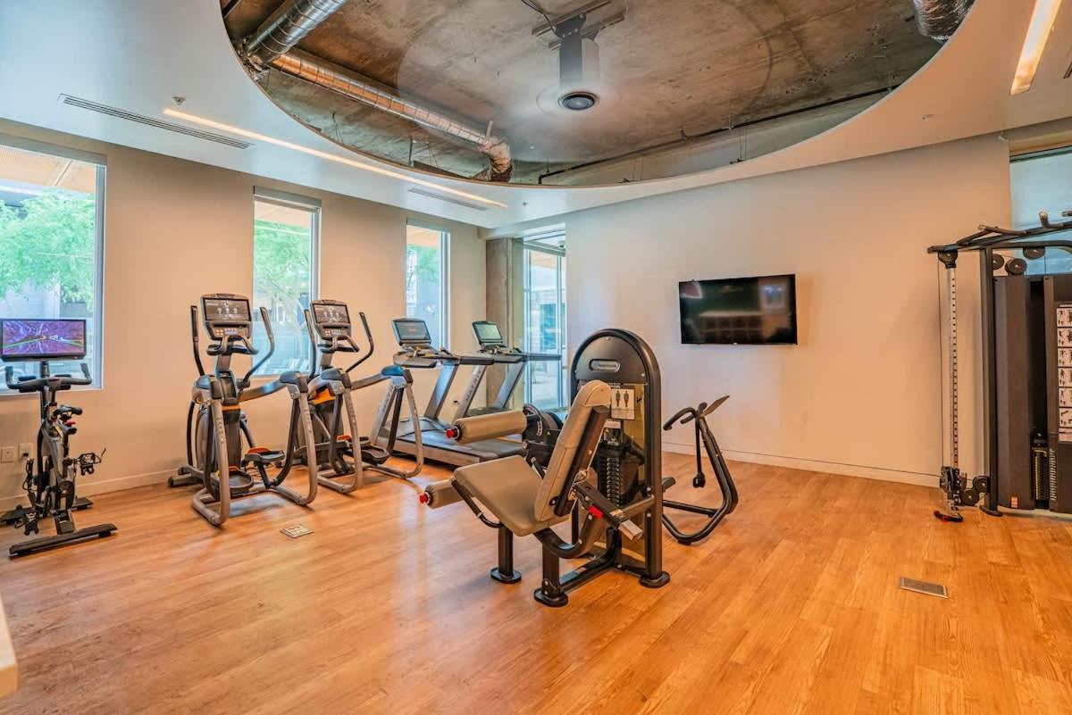 Apartemen Detailed 2bd - Dt- Gym, Pool, Parking Sleep8 *